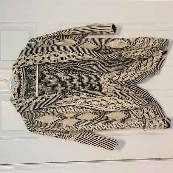 Suzy Shier Open Front Knit Sweater - Picture 1 of 3